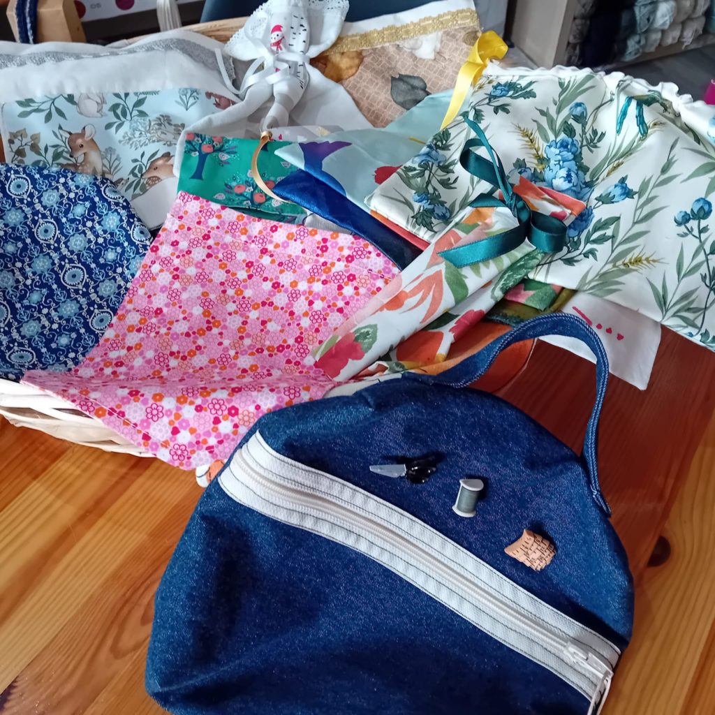 pochette-tissus-octobrerose-ocomptoirdespassions-villemursurtarn